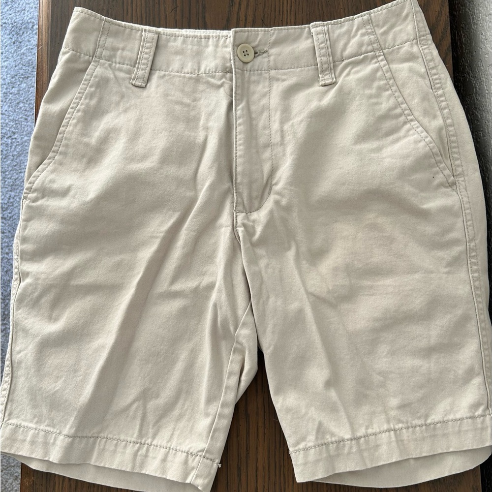 Old Navy Men’s tan shorts size 29